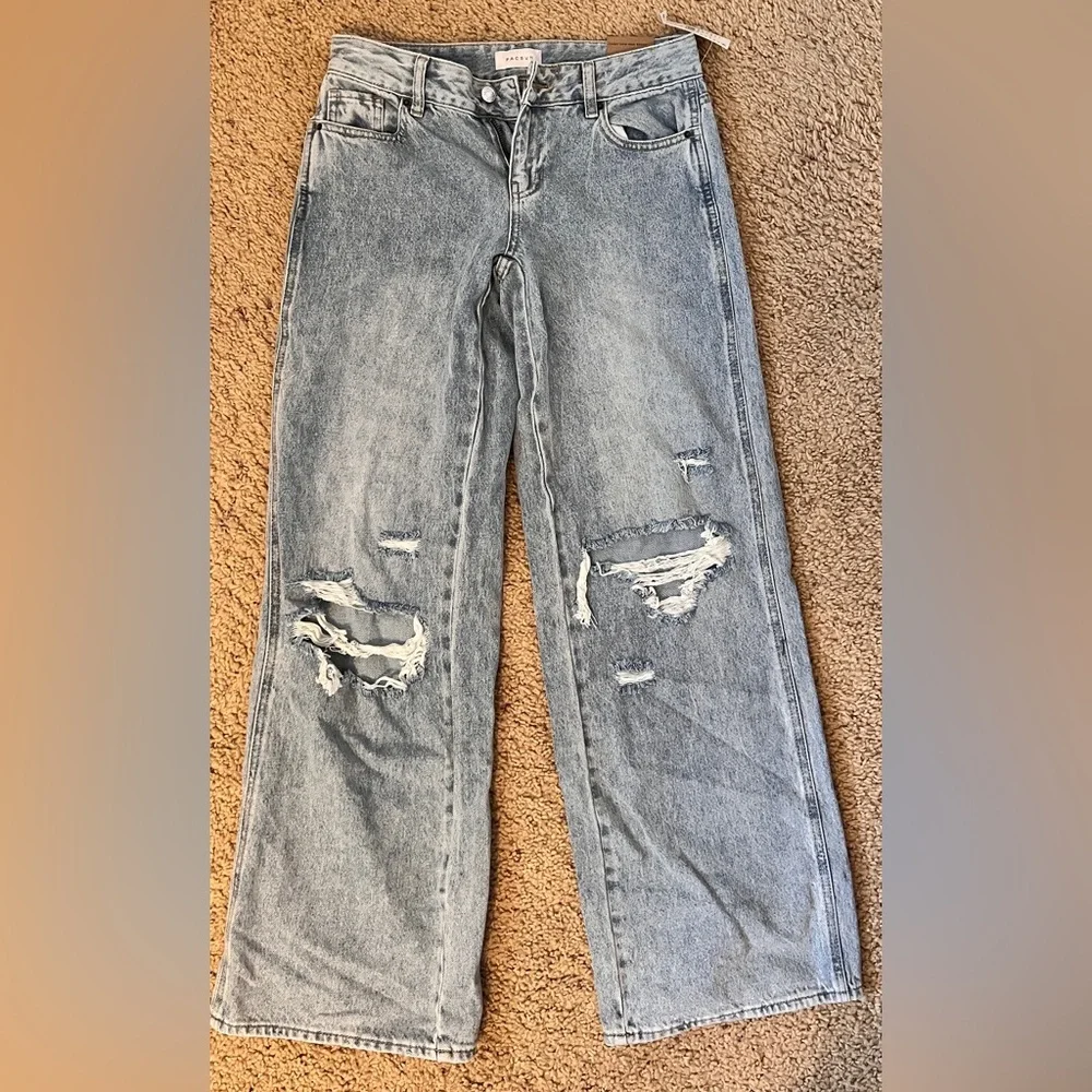 PacSun Women's Light Wash Wide Jeans NWT - Picture 3 of 4